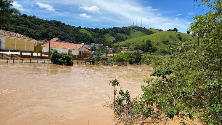 24.fev.2024 - Segundo Defesa Civil, cerca de 150 casas de São Luiz do Paraitinga foram afetadas após rio da cidade alagar