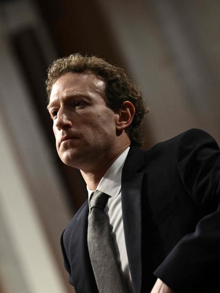 31.jan.2024 - Mark Zuckerberg, CEO da Meta, durante testemunho ao comitê judiciário do Senado - Brendan Smialowski/AFP