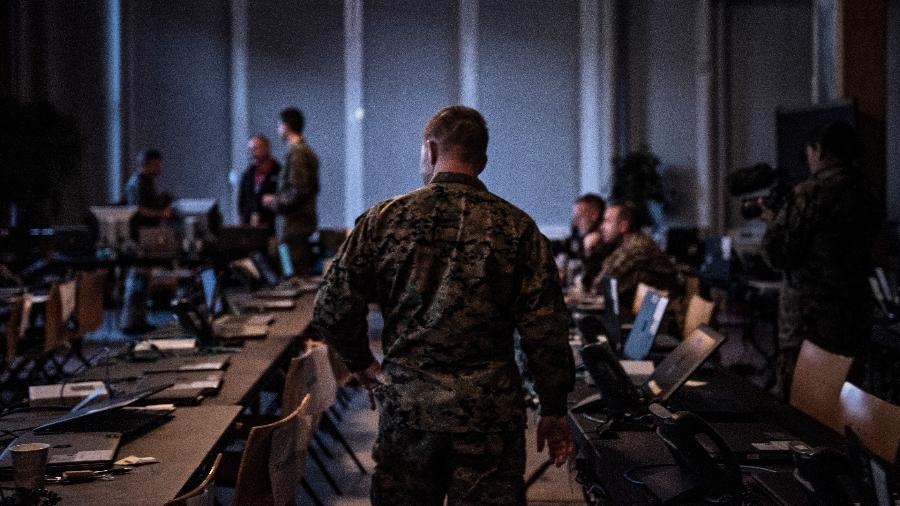 Centro de operações durante o Trident Juncture, exercício de treinamento para as forças da OTAN em Vaernes, Noruega - Laetitia Vancon/The New York Times