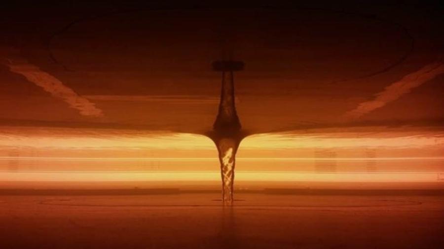 Ralo no fundo do tanque de água possibilita a formação de um vórtice, como um análogo de buraco negro com rotação - Silke Weinfurtner/Universidade de Nottingham