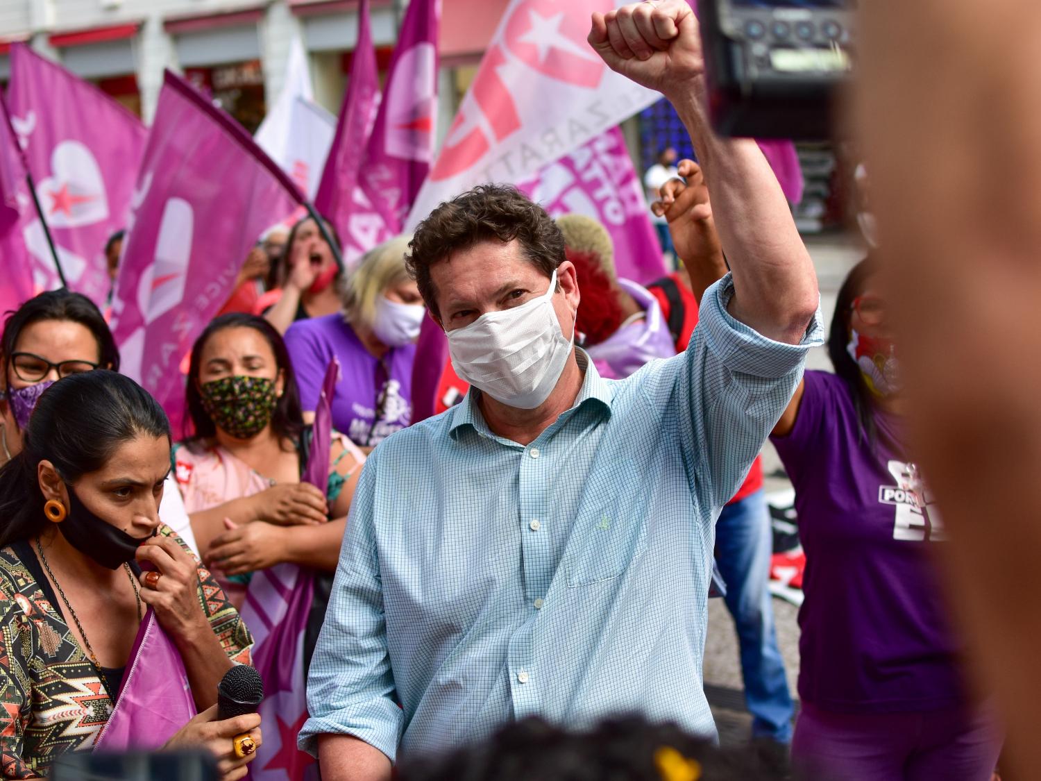 13 out. 2020 - Jilmar Tatto (PT) faz campanha no centro de São Paulo - ROBERTO CASIMIRO/FOTOARENA/ESTADÃO CONTEÚDO