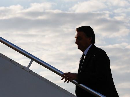 Grupos estão trabalhando para reunir a argumentação dos mais de 120 pedidos de impeachment contra o presidente - Alan Santos/PR