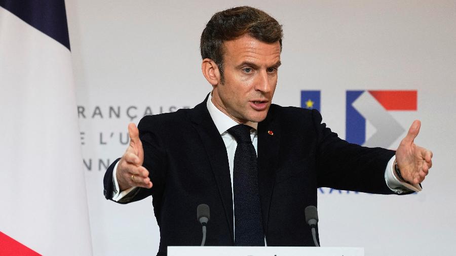 7.jan.2022 - O presidente da França, Emmanuel Macron, durante entrevista coletiva - Michel Euler/AFP