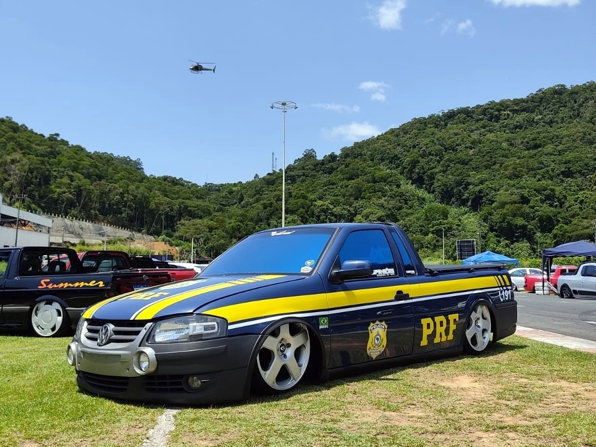 Policia e Caminhão Rebaixado - Rodando Pelo Brasil 