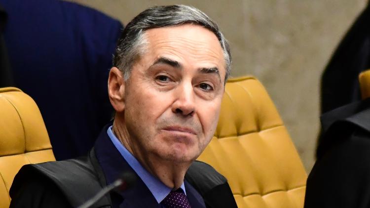 Luís Roberto Barroso é descrito como alheio à realidade e dono de comportamento emplumado Luís Roberto Barroso é descrito como alheio à realidade e dono de comportamento emplumado