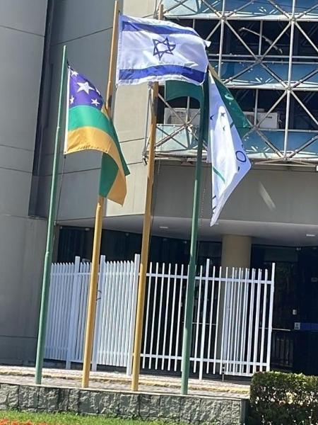 Bandeira de Israel na porta do palácio do governo de Sergipe