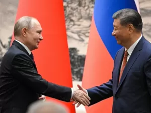 Xi recebe Putin e elogia relação 'propícia à paz' mundial