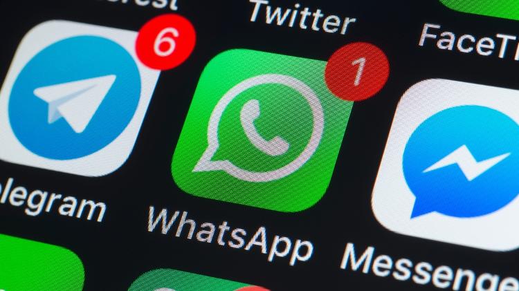WhatsApp, Telegram, Facebopok Messenger, logo, ícone - iStock - iStock