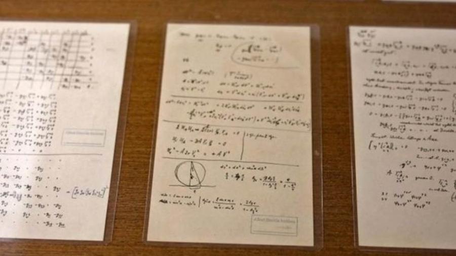 Em uma das anotações, Einstein confessa que, depois de 50 anos de dedicação, ele ainda não entendia a natureza quântica da luz  - AFP