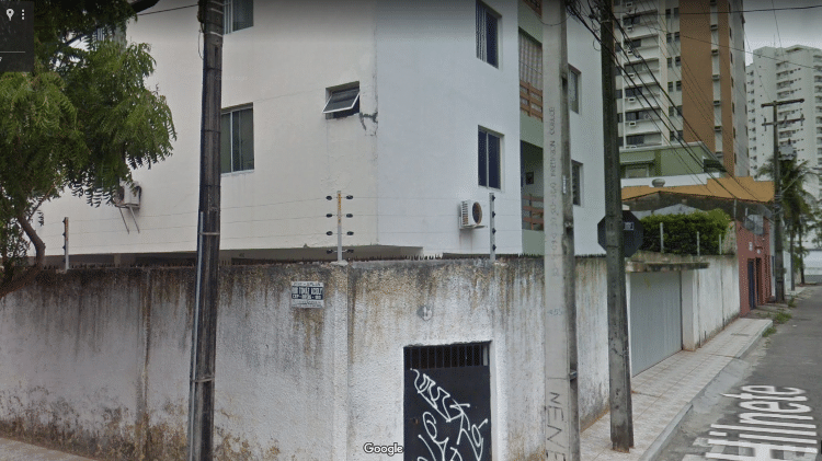 Imagem mostra detalhe dos fundos do prédio que desabou em Fortaleza - Google Street View