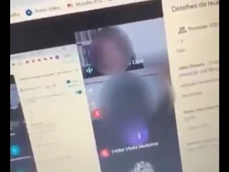 Aula teve que ser interrompida devido às cenas de sexo - Reprodução