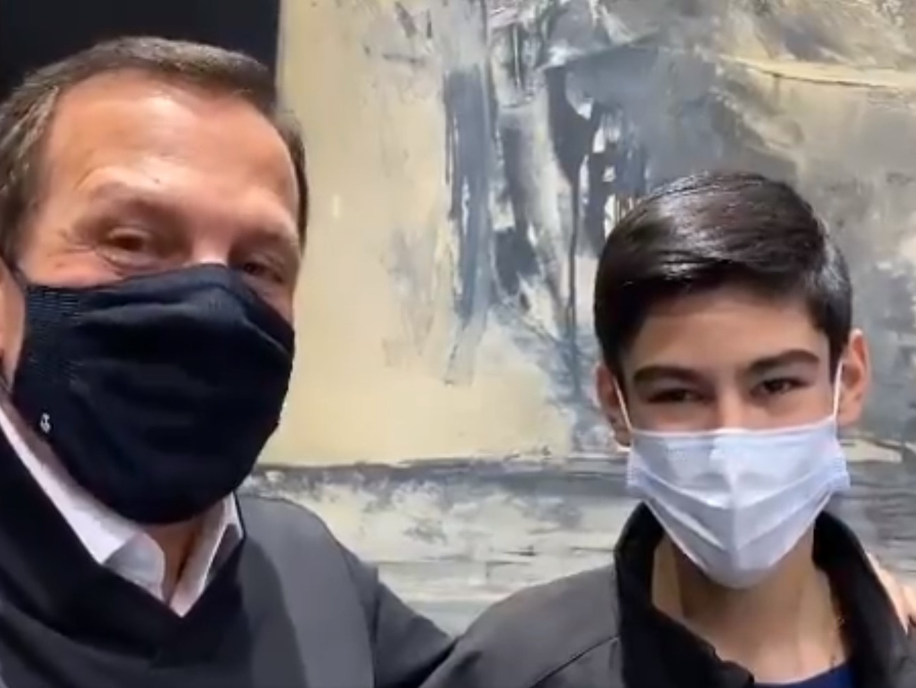 Impedido por decreto, Doria faz manobra para estágio de filho de Covas