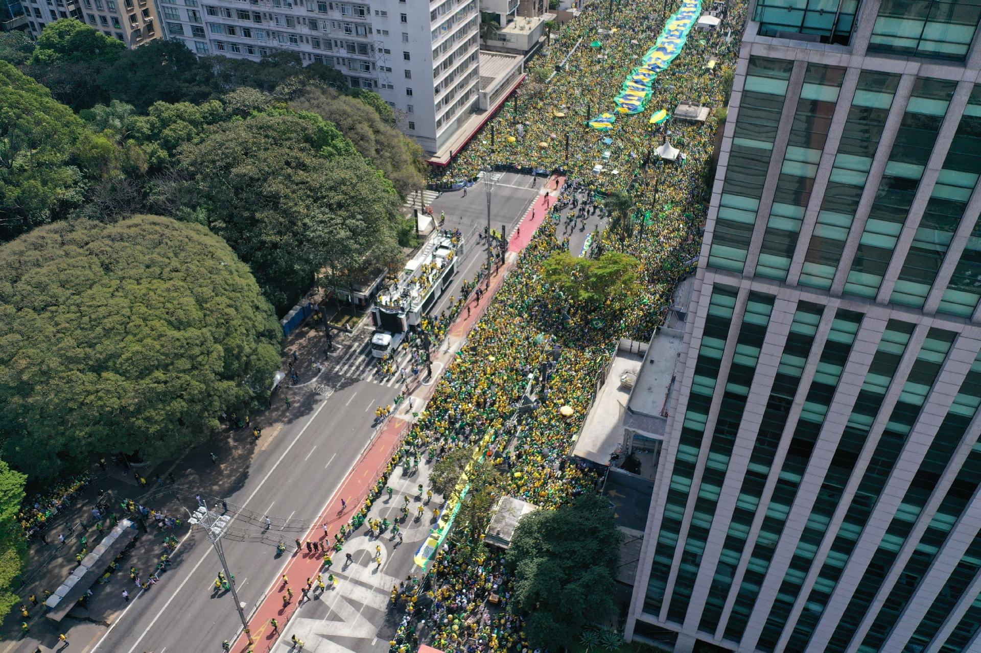 7.set.2021 - Concentração dos apoiadores do presidente Jair Bolsonaro (sem partido) foi feita na altura do prédio do Masp, na Avenida Paulista, em São Paulo - Entre Nuvens