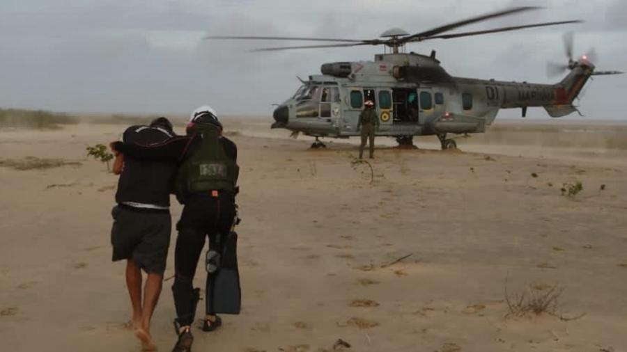 Os seis tripulantes foram resgatados com vida na Ilha das Flechas, no Pará, após 17 dias no local - Marinha do Brasil