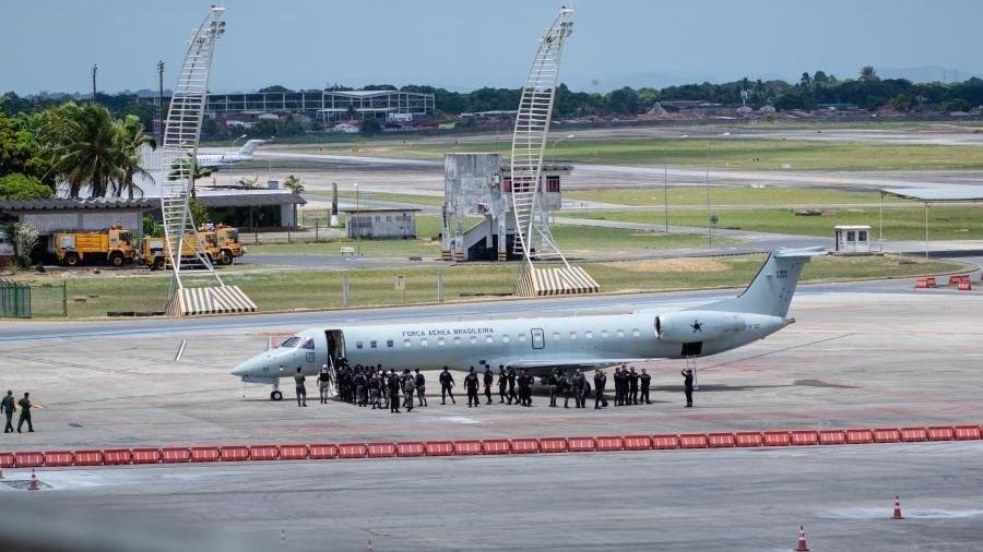 Embarque de policiais de Alagoas ocorreu na manhã de segunda (9) - Pei Fon/Governo de Alagoas