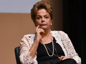 AGU cobra de Dilma dívida de R$ 10 mil por propaganda eleitoral irregular