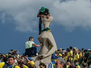 Erro na minuta do golpe ensina por que é ruim faltar às aulas de História