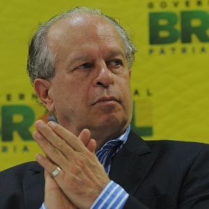 26.mai.2015 - Ministro Renato Janine Ribeiro na posse de reitoras da UFV e da UFRN - Antonio Cruz/Agência Brasil