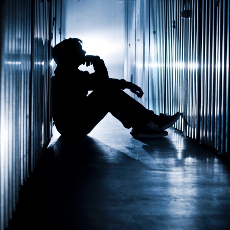 Homem; depressão; suicídio; tristeza - iStock Images