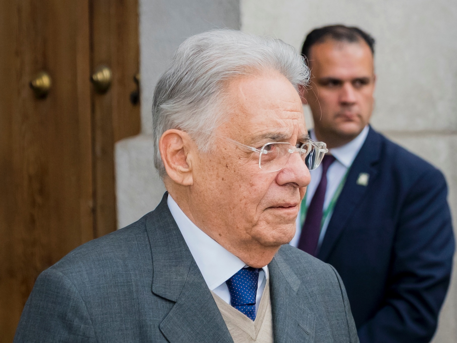Lula foi calejado pela vida e tem jeito para a coisa, diz FHC sobre 2022