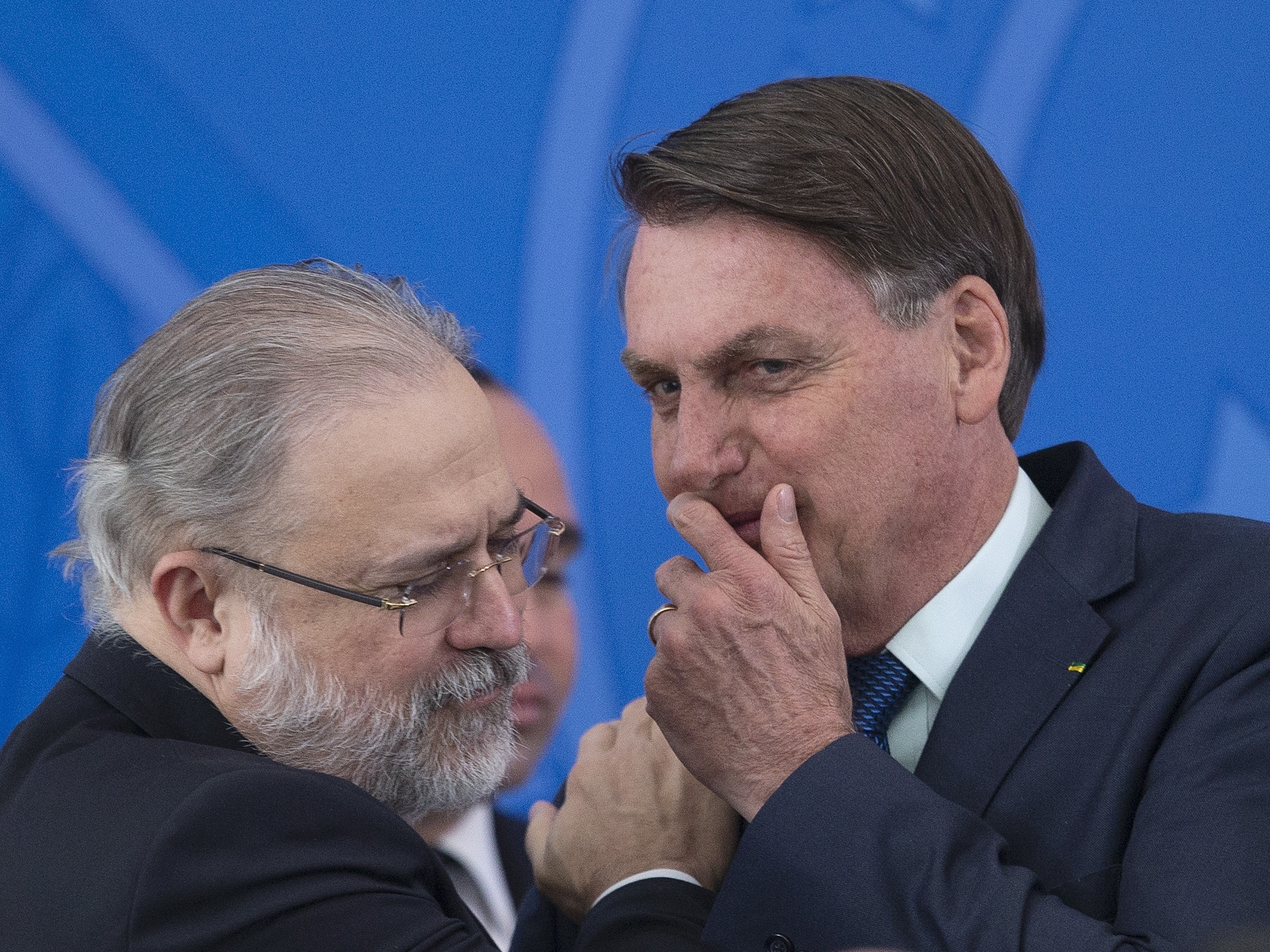 "Sociedade vê Aras como advogado de Bolsonaro", diz presidente da ANPR