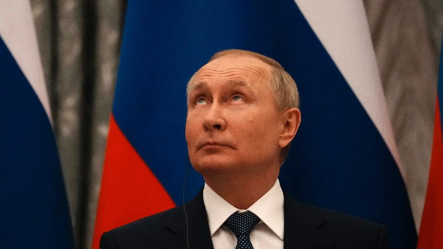 7.fev.2022 -  O presidente russo, Vladimir Putin, durante uma coletiva de imprensa após se encontrar com o presidente francês em Moscou - Thibault Camus/Pool/AFP