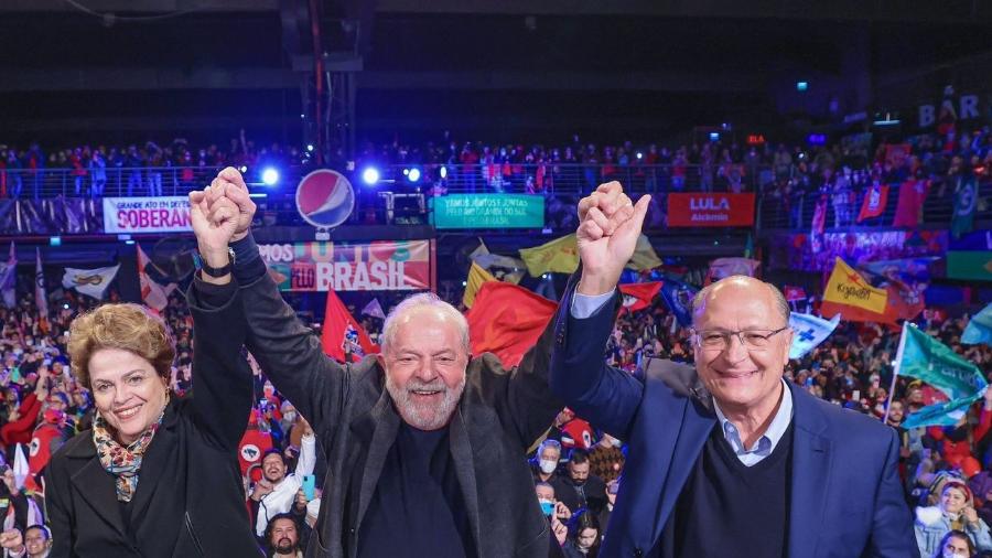 A ex-presidente Dilma Roussef (PT), o ex-presidente Lula (PT) e o ex-governador Geraldo Alckmin (PSB), em evento de pré-campanha em Porto Alegre - Ricardo Stuckert