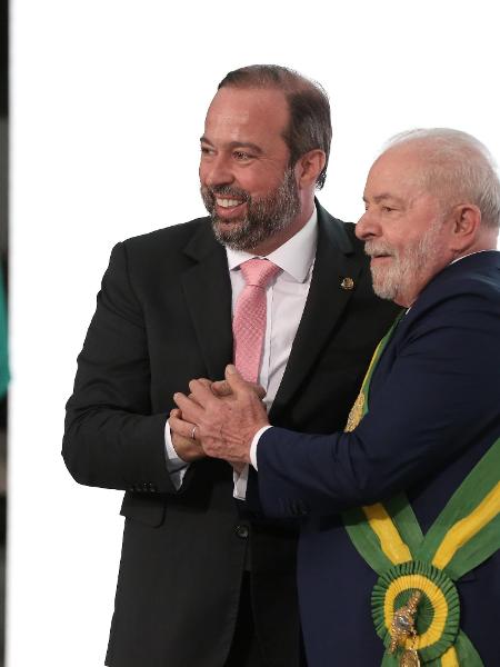 Presidente Lula e ministro Alexandre Silveira, de Minas e Energia, no ano passado