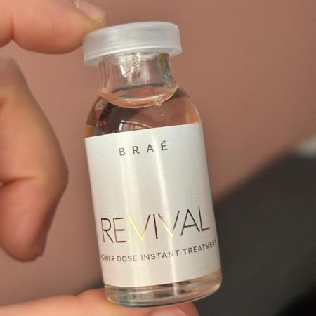 Ampola Revival, da Braé, tem como proposta uma ação instantânea para cabelos extremamente danificados Ampola Revival, da Braé, tem como proposta uma ação instantânea para cabelos extremamente danificados