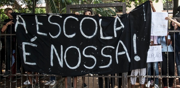 Alunos ocupam Escola Estadual Fernão Dias, em Pinheiros, contra a reorganização escolar - Lucas Lima/UOL