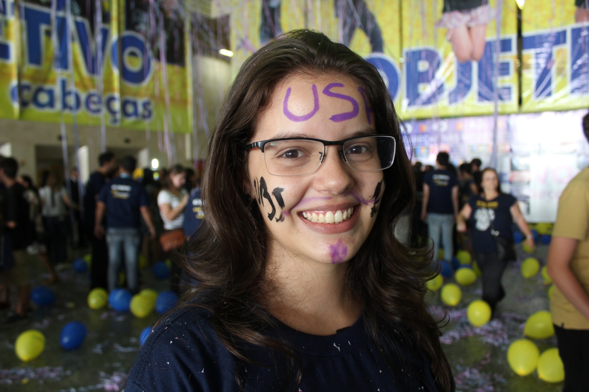 2.fev.2016 - Anna Carolina Scognamiglio, 18, foi aprovada em relações públicas na USP. "Estudava até à noite. Sábado e domingo acordava umas 5h da manhã para estudar. Passava o dia todo", diz - Lucas Rodrigues/UOL