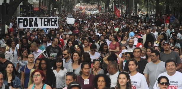 A passeata dos professores vai se encerrar em frente ao escritório da Presidência da República, localizado na avenida Paulista - Antonio Cicero/FramePhoto/Folhapress