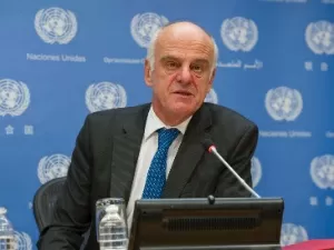 Morre David Nabarro, médico que liderou a ONU nas crises de covid e Ebola