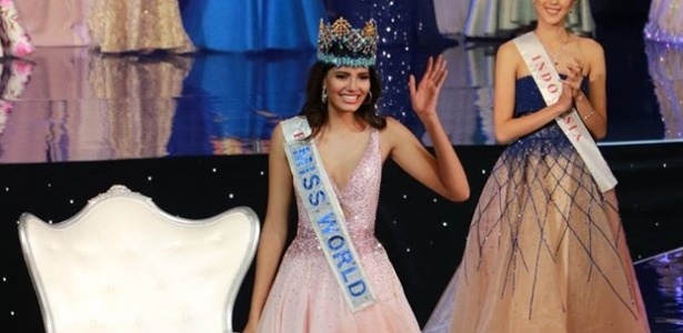 A porto-riquenha Stephanie del Valle acena ao ser coroada Miss Mundo 2016 - Miss World/Divulgação