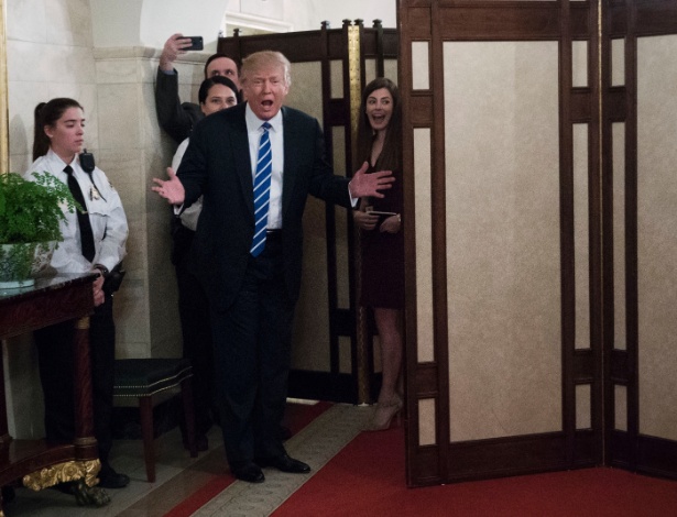 O presidente dos EUA, Donald Trump, surpreende grupo de crianças que estava em visita à Casa Branca - Doug Mills/The New York Times