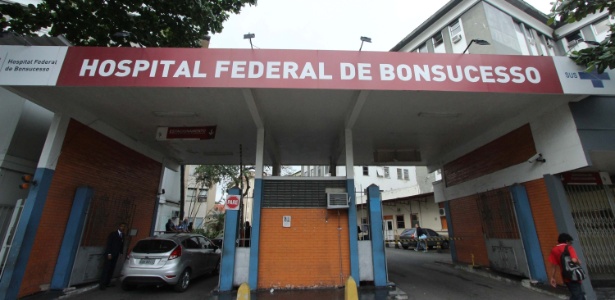 Policial se desesperou após errar entrada da emergência de hospital em Bonsucesso - José Lucena/Futurapress/Estadão Conteúdo
