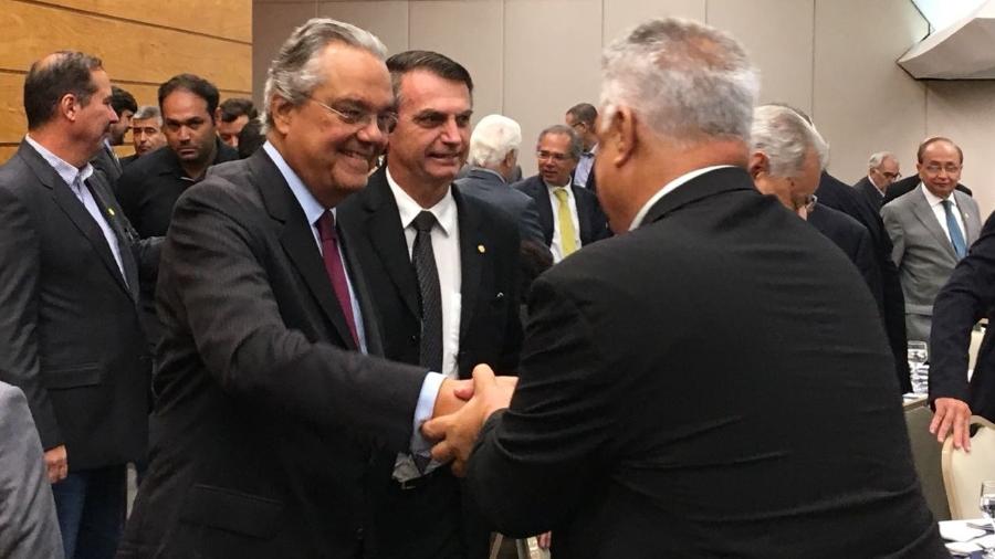 Jair Bolsonaro e o presidente da Firjan, Eduardo Eugênio Gouvêa Vieira (à esq.) - Hanrrikson de Andrade/UOL