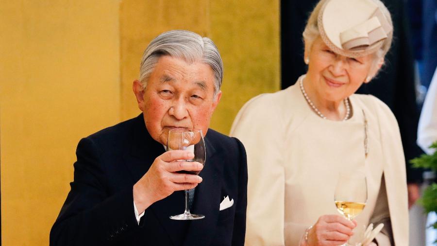 26.abr.2019 - Imperador do Japão Akihito e a imperatriz Michiko durante uma recepção em Tóquio - Kim Kyung-Hoon/Poll/AFP