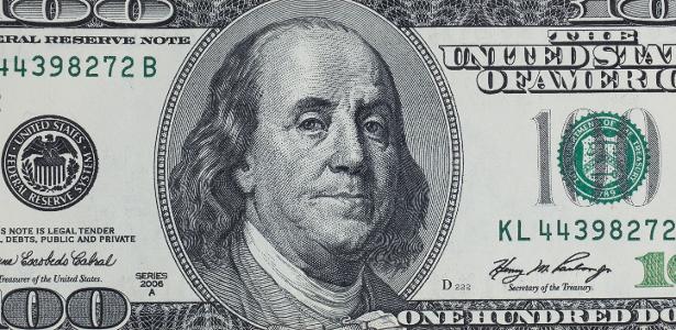 Câmbio | Dólar fecha em alta de 0,04%, a R$ 4,393, e bate novo recorde