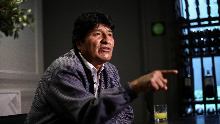 16.nov.19 - Evo Morales concede entrevista na Cidade do México - Edgard Garrido/Reuters