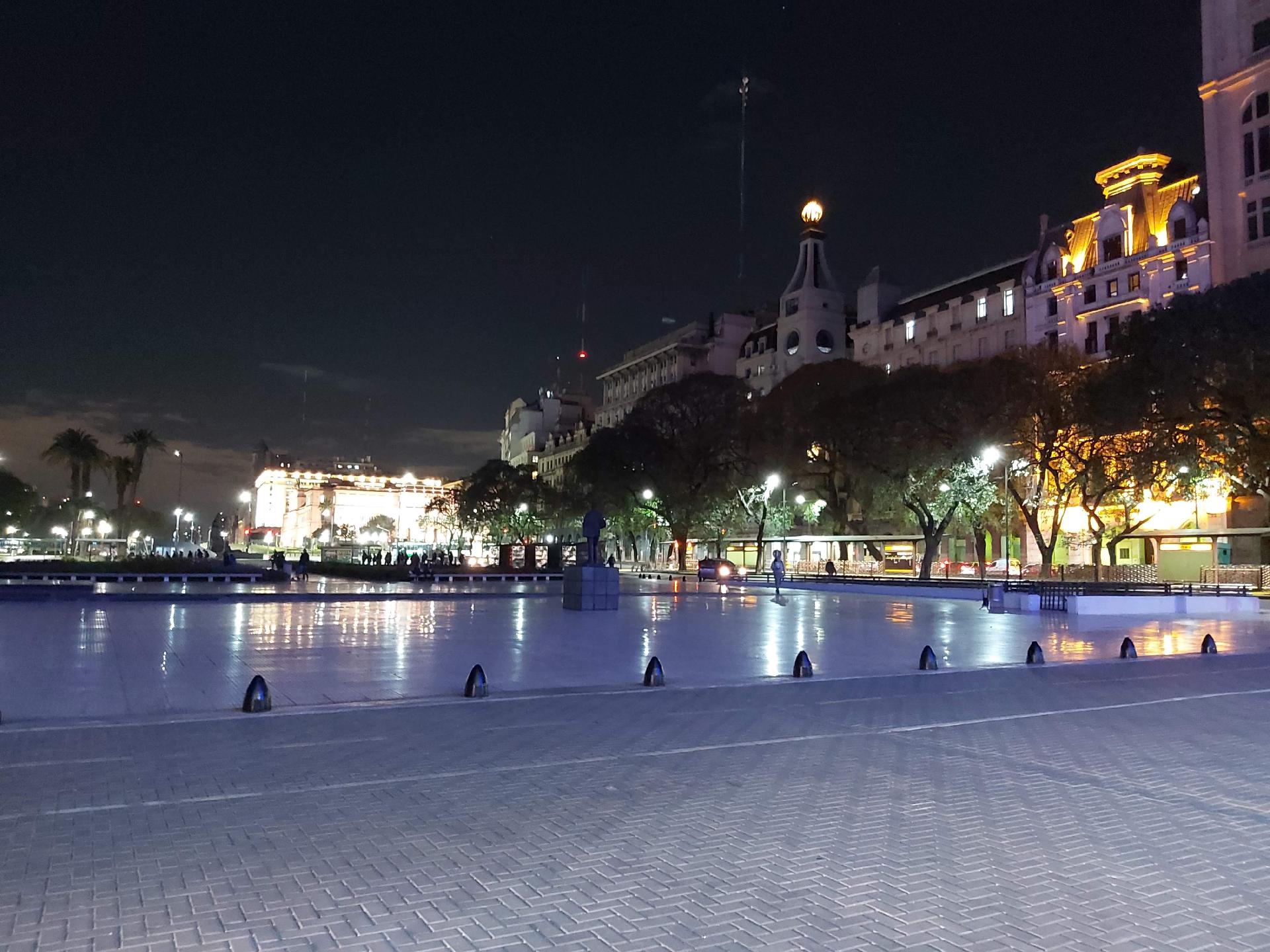 Foto noturna com sensor principal do Galaxy A70 - Rodrigo Trindade/UOL