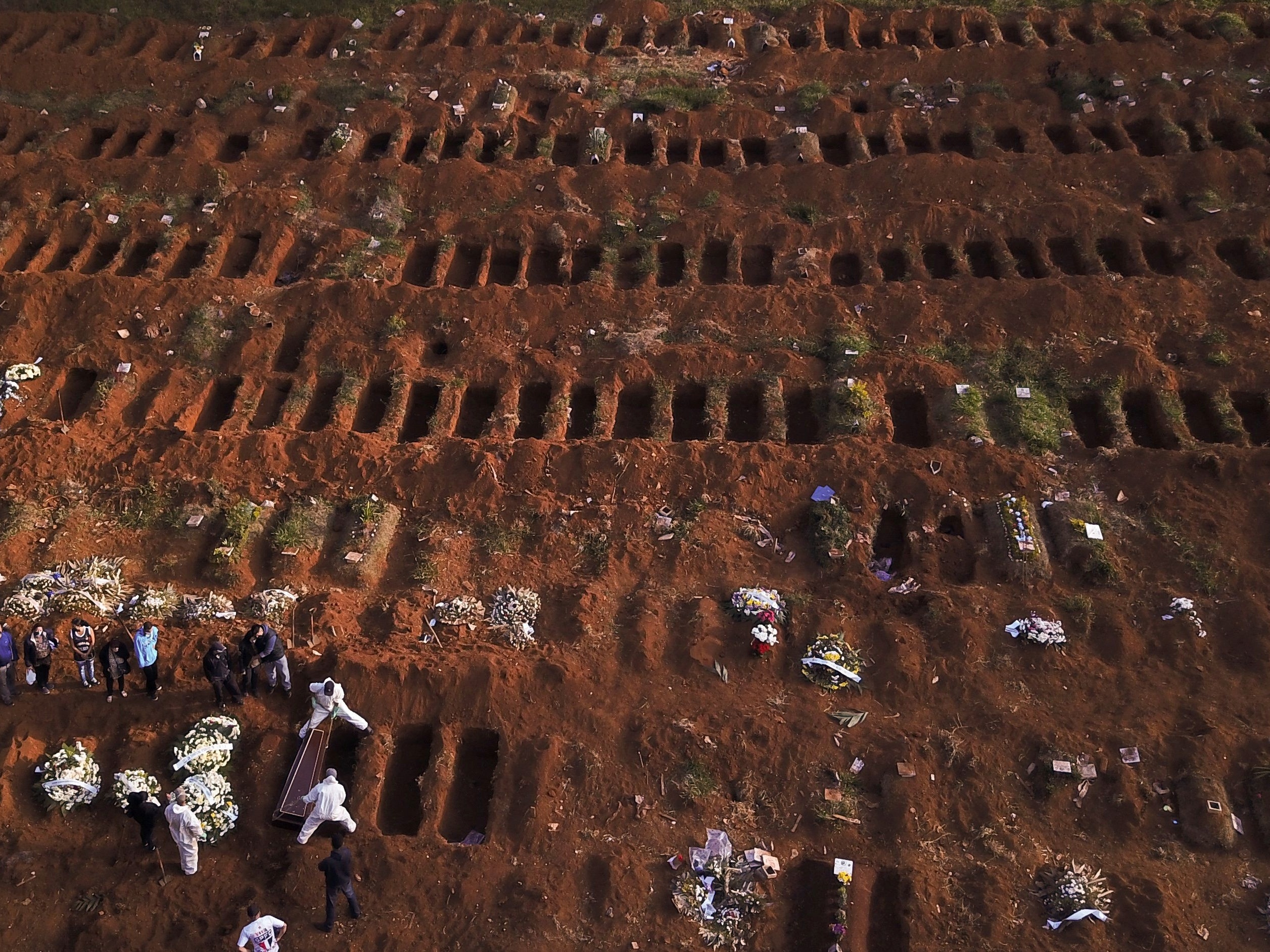 Brasil já passa os Estados Unidos em número de mortes diárias