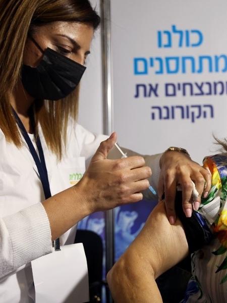 Em relação à população, Israel continua a ser o país com a campanha de vacinação mais avançada - Emmanuel Dunand/AFP
