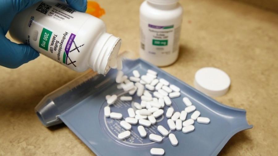 Empresas estão distribuindo medicamentos ineficazes ou sem eficácia comprovada para a covid-19; diretores dizem que empregados podem escolher tomar ou não - Getty Images