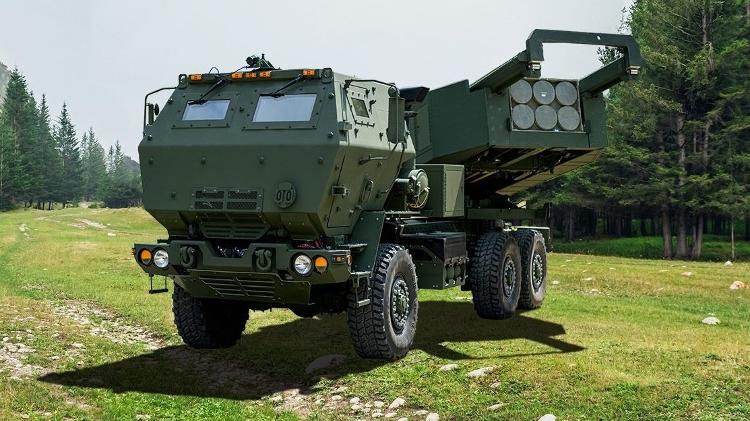 The M142 Himars can carry up to six rockets or one ATACM missile and hit targets 300 kilometers away - Lockheed Martin/Magazine - Lockheed Martin/Magazine