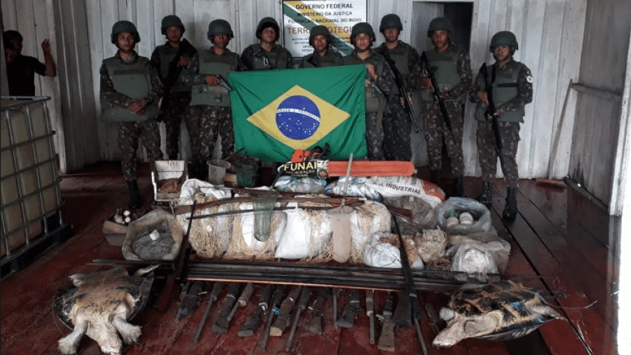 Carne de caça e armas apreendidas pelo Exército em operação na Tríplice Fronteira em 2019. - Exército