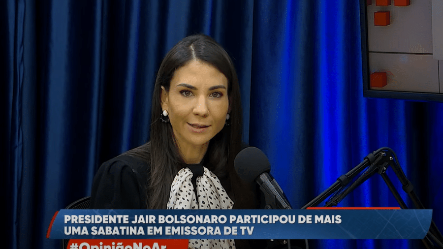 Jornalista Amanda Klein fala sobre a entrevista com o presidente Jair Bolsonaro (PL) no PodCast Opinião no Ar, da RedeTV! - Reprodução/YouTube/PodCast Opinião no Ar