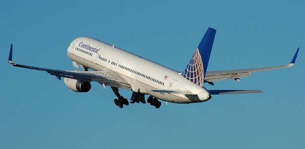 A man boards the wrong plane, realizing the mistake just before take off