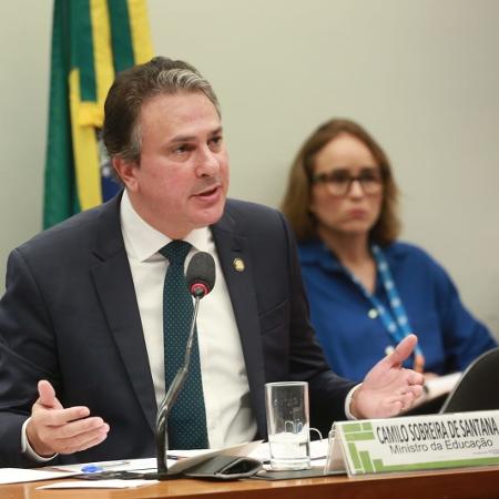 Camilo Santana, ministro da Educação, é criticado por governistas