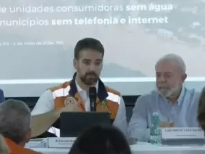 Lula, Lira e Pacheco sobrevoam Porto Alegre, e Leite pede união por vítimas